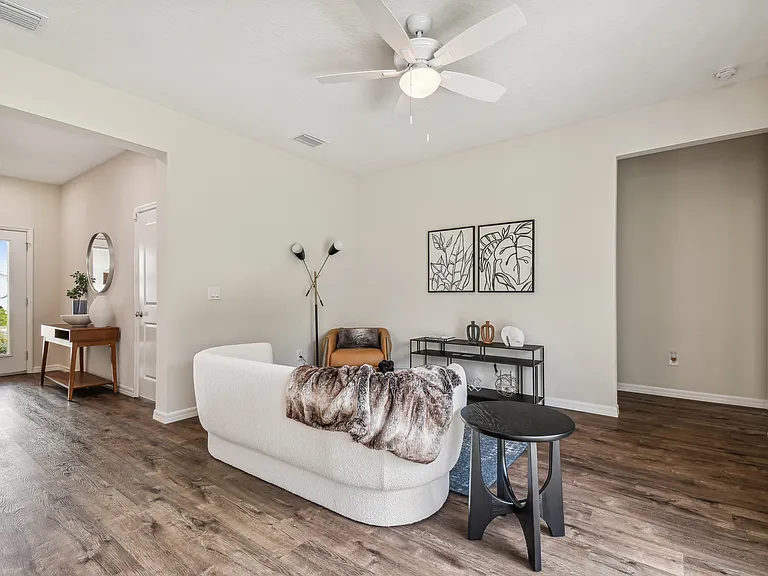 9103V Wade St — Photo 3
