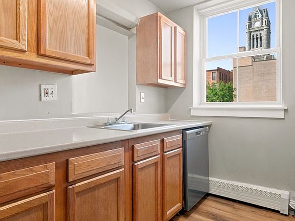 3rd image of 164-178 High St #108
