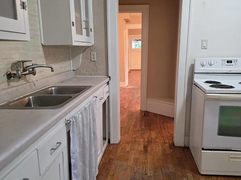 616 S Fremont Ave — Photo 7