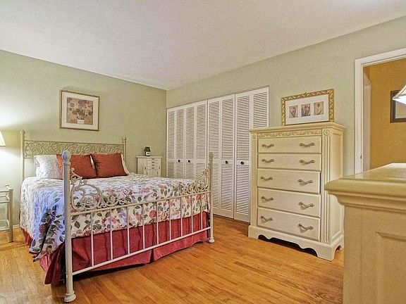 2nd image of 7725 Skylineview Dr