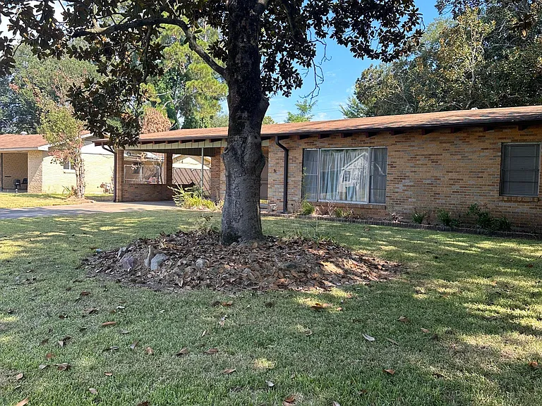 5524 Mildred Ave — Photo 2