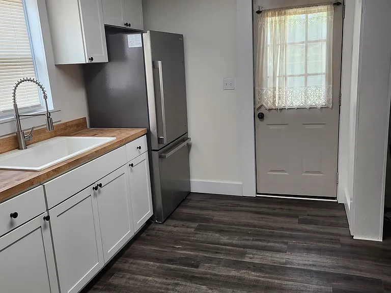 2335 Easley Ave — Photo 6