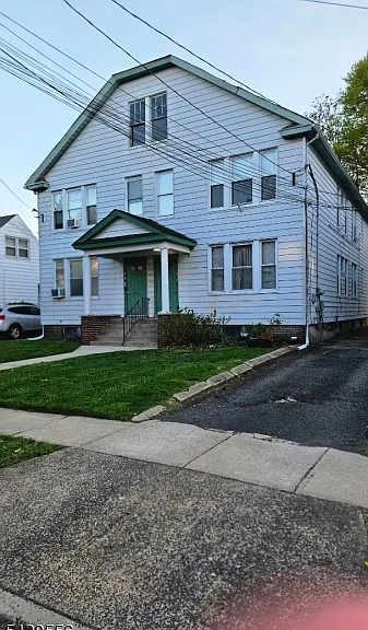 911 Washington Ave #2 — Photo 1