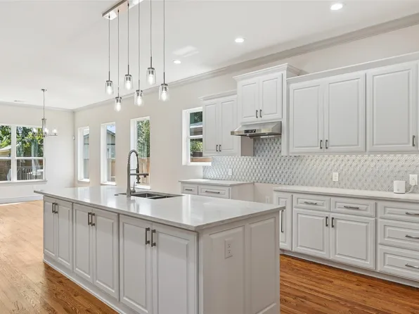 2016 Calypso St, Dallas, TX 75212