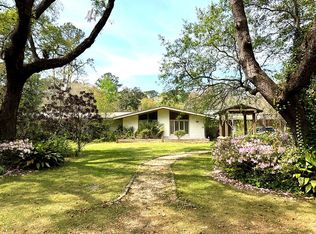 2246 Greenbriar Dr, Jackson, MS