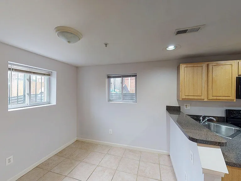 732 Park Rd NW #B-4 — Photo 5