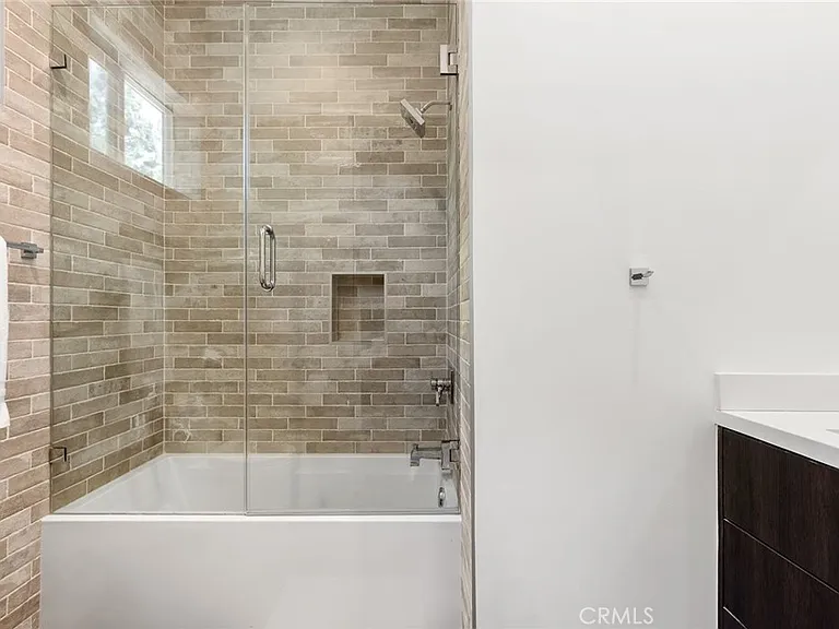 12606 Emelita St — Photo 9