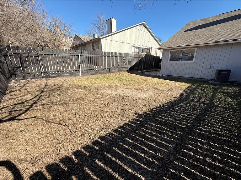 507 Cutty Trl #B — Photo 25
