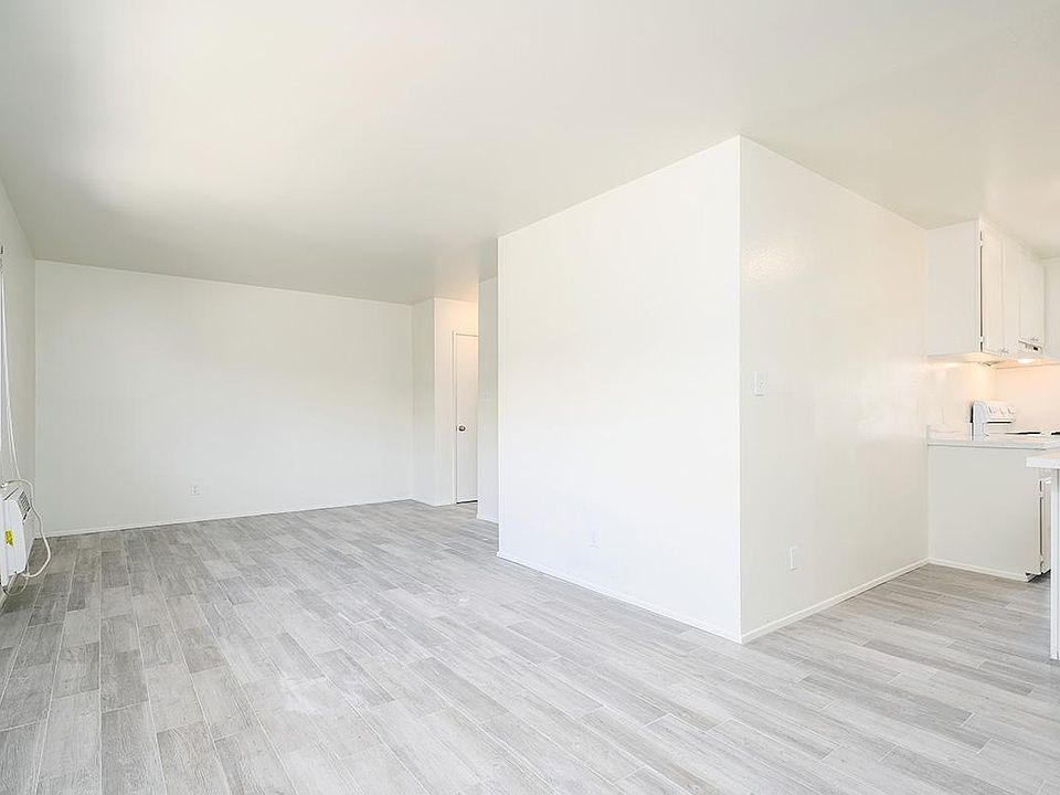 1st image of 370 W Chase Ave APT 21