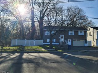 1436 Vauxhall Rd, Union, NJ 07083