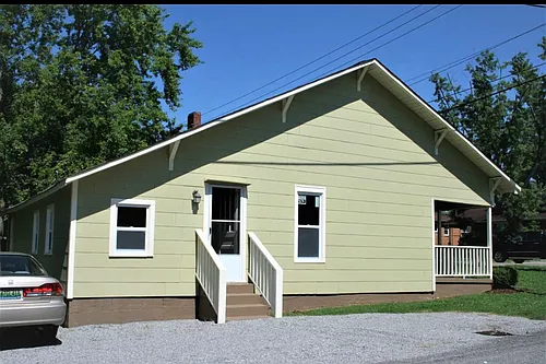 1232 Oakwood Ave NE Photo 1 1232 Oakwood Ave NE Photo 1
