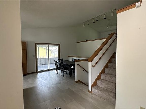 2nd image of 1033 Sandusky Dr