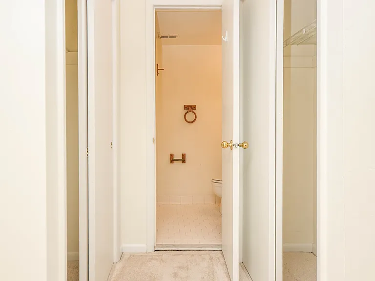 122 Roberts Ln #400 — Photo 18