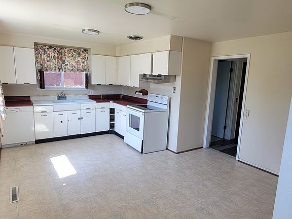 Kitchen With Dining