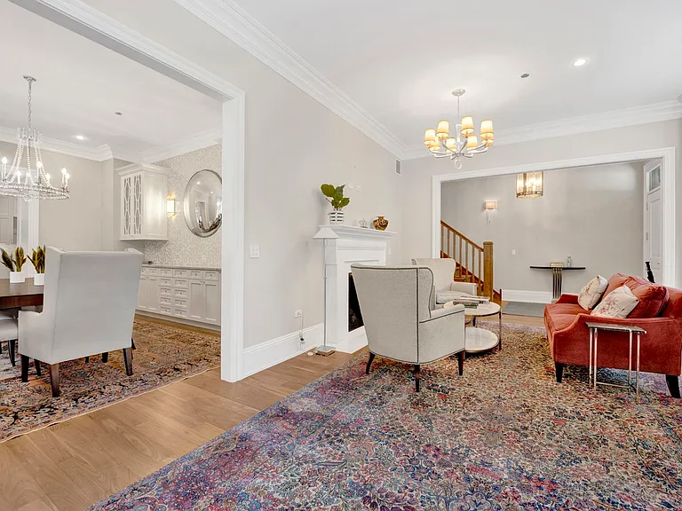 103 E Chestnut St #103 — Photo 31