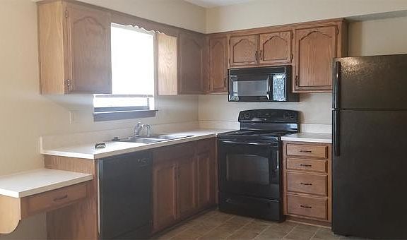4th image of 529 NE Churchill St