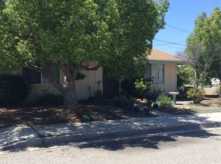 925 Rosalia Ave, Hemet, CA 92543