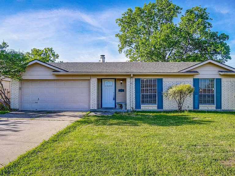 1717 Palisades Dr — Photo 21