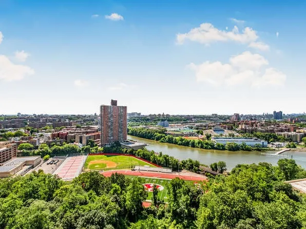 555 Kappock Street image 13 of 14