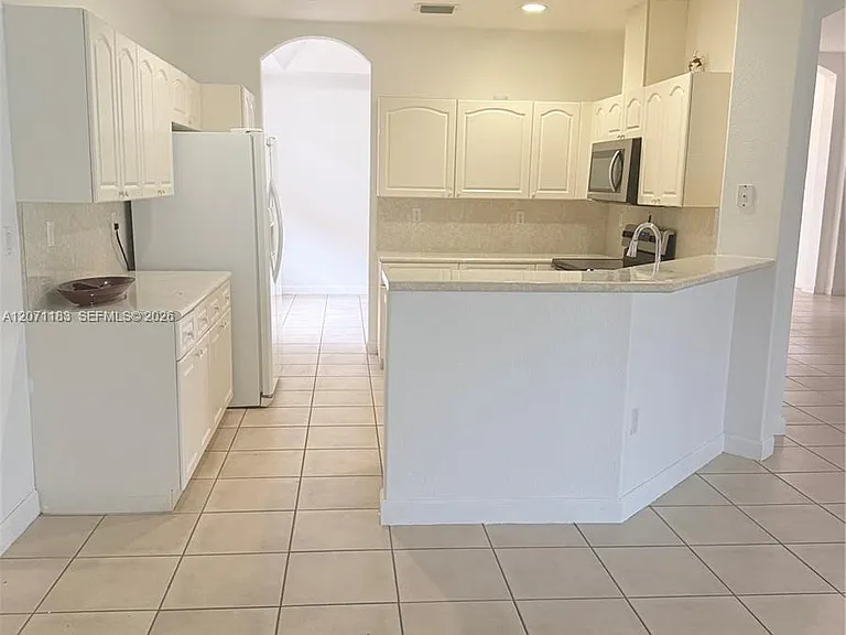 14918 SW 15th Ln — Photo 2