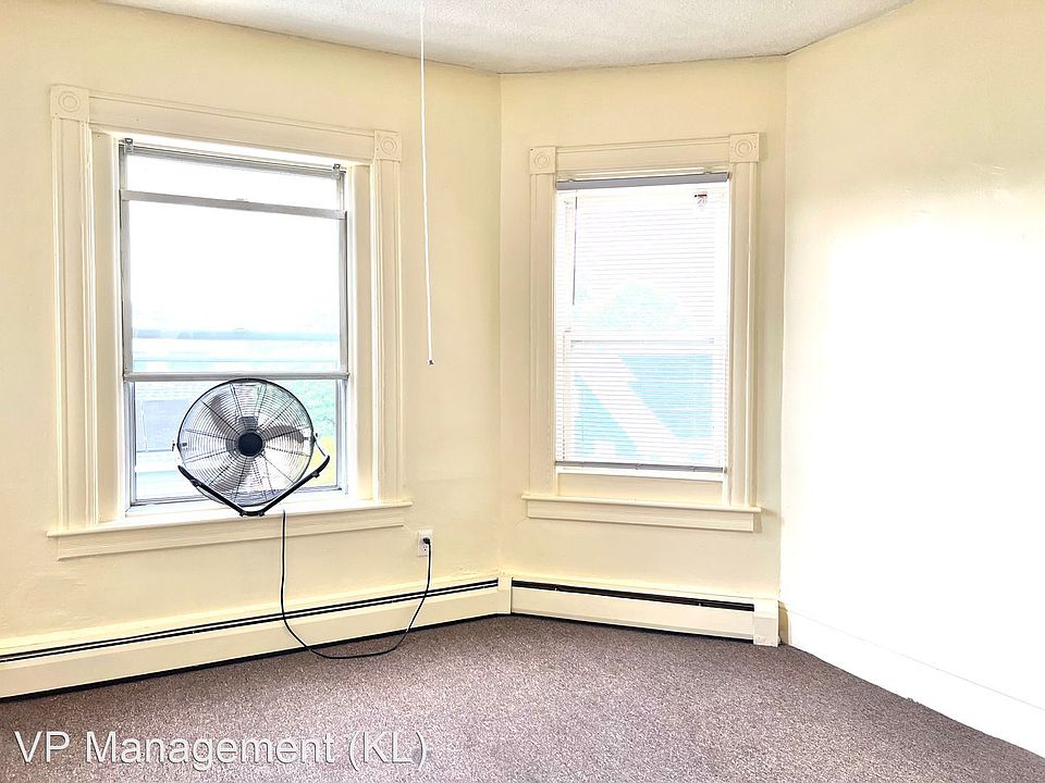 7 Spruce St Springfield MA Zillow