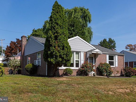 2nd image of 5241 Arrowhead Ln