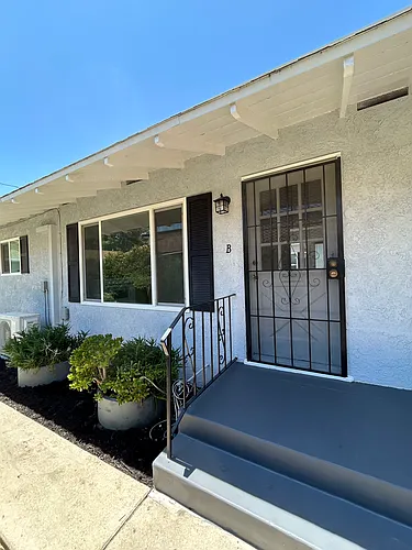 1206 W Victory Blvd #B Photo 1 1206 W Victory Blvd #B Photo 1