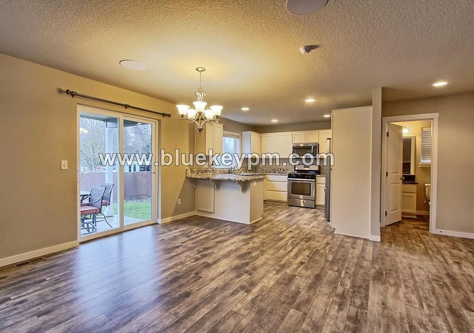 4 Bed, 2.5 Bath with Office/Den and 2 Car Garage in Orchards Fountain Village — Photo 3