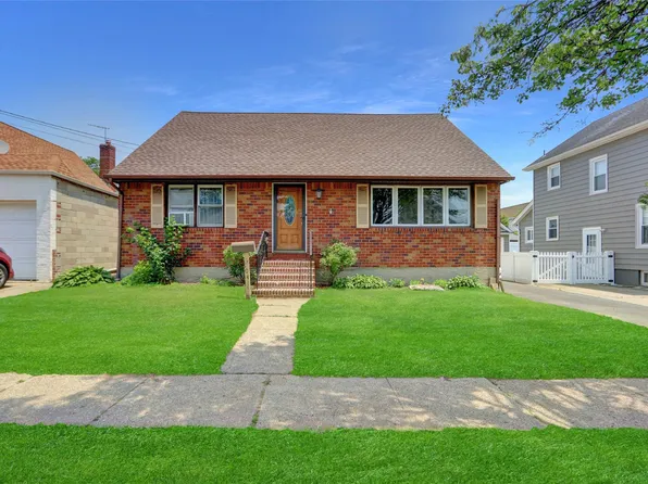 104 S 3rd Street, New Hyde Park, NY 11040