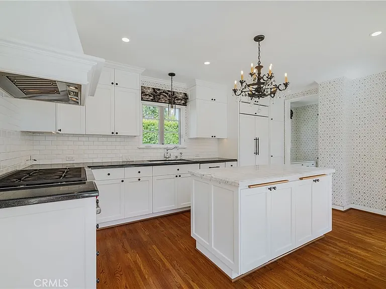 1243 Rossmoyne Ave — Photo 13