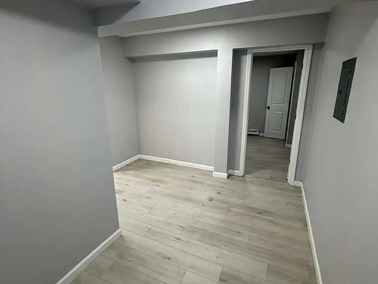 3 bed, $2,000 — Photo 2