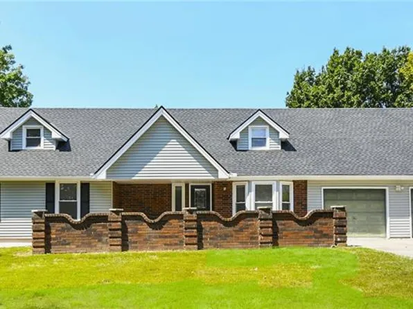 12824 Briar Rd, Liberty, MO 64068