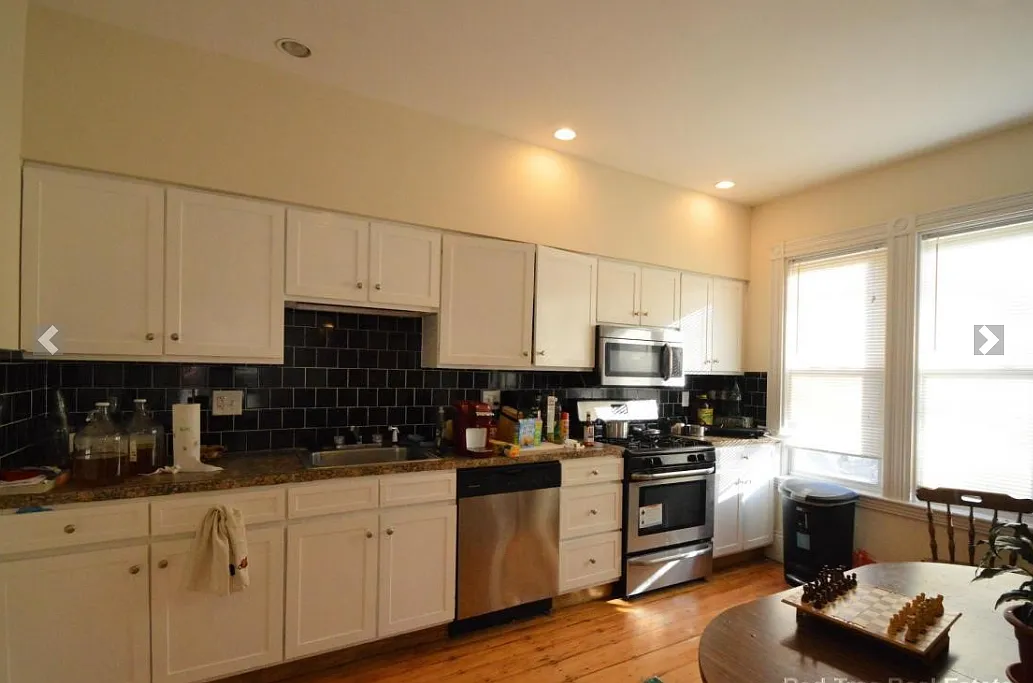 4 bed, 1.5 bath, 9999 sqft, $4,400 — Photo 2