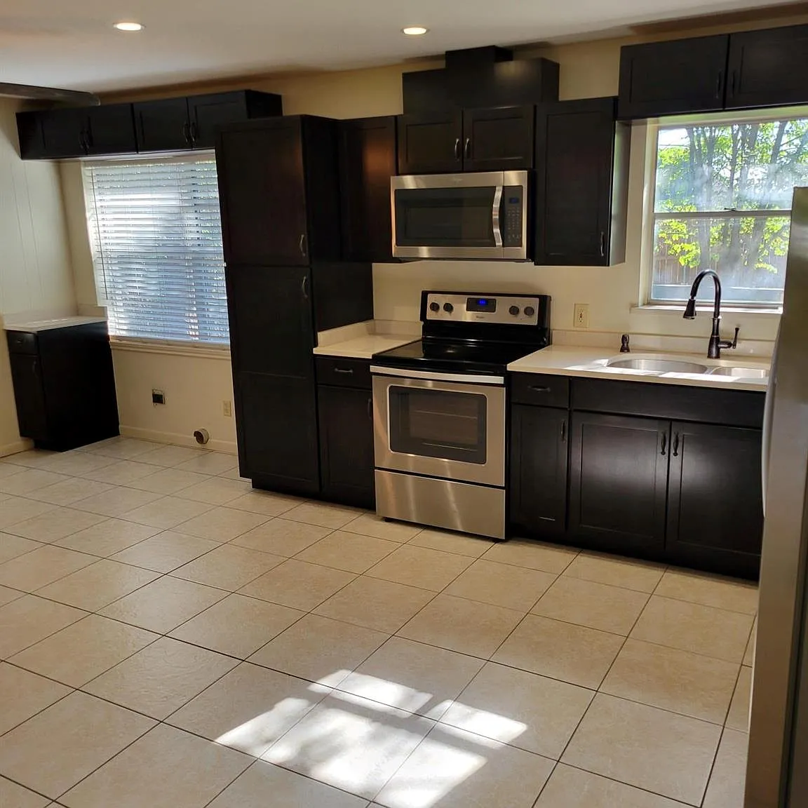 3 bed, 1353 sqft, $2,800 — Photo 3