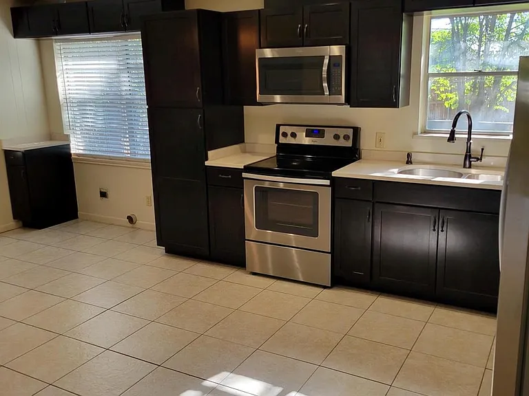 3159 Southlake Park Dr — Photo 6