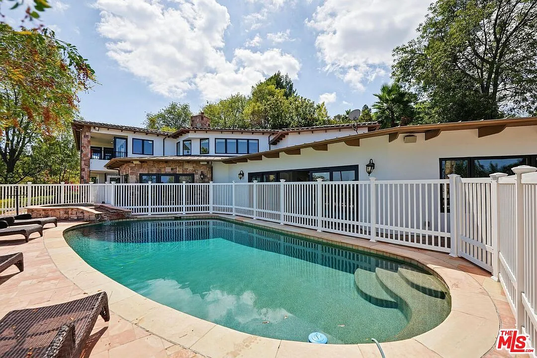 5 bed, 5.0 bath, 5319 sqft, $39,995 — Photo 2