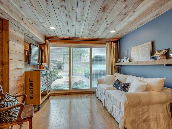 2nd image of 401 Bowling Ave Unit 26