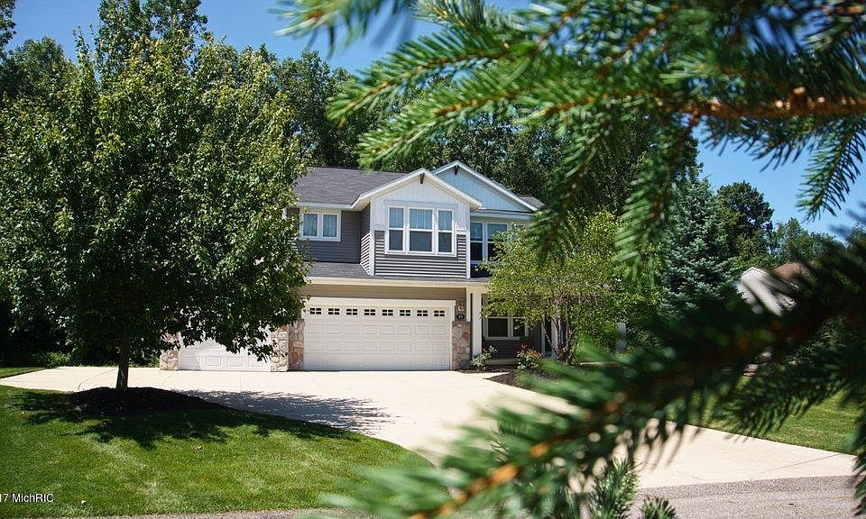 1st image of 99 Wyndhurst Ct NE