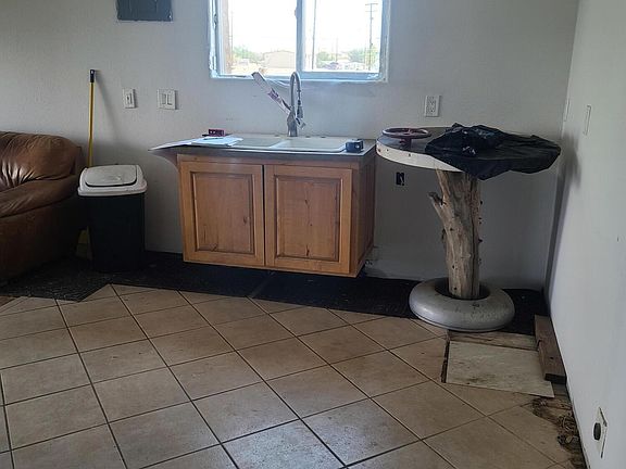 4th image of 1207 E Murray Dr