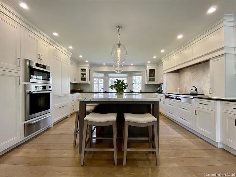 7 Whaling Rd — Photo 9