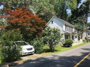 318 Tunnel Rd, Asbury, NJ 08802