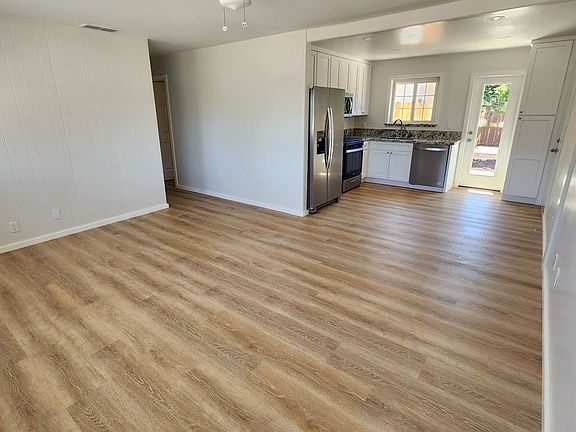5th image of 2550 Paul Pl #A