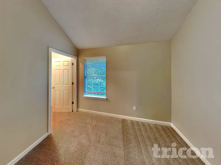 4430 Reserve Hill Xing — Photo 12