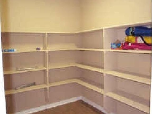 5th image of 106 Western Dr