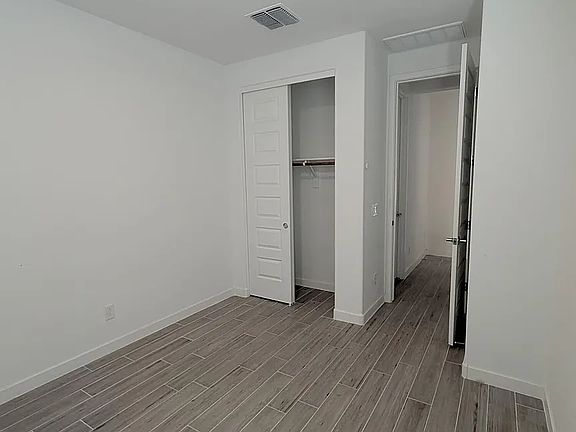4th image of 1150 E Armstrong Way