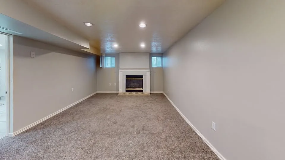 3 bed, 1200 sqft, $600 — Photo 2