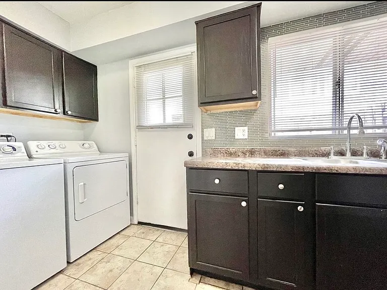 6055 Kit Carson Dr — Photo 9