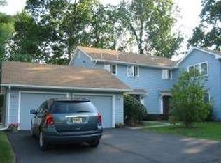 125 Vreeland Ct, Mahwah, NJ 07430