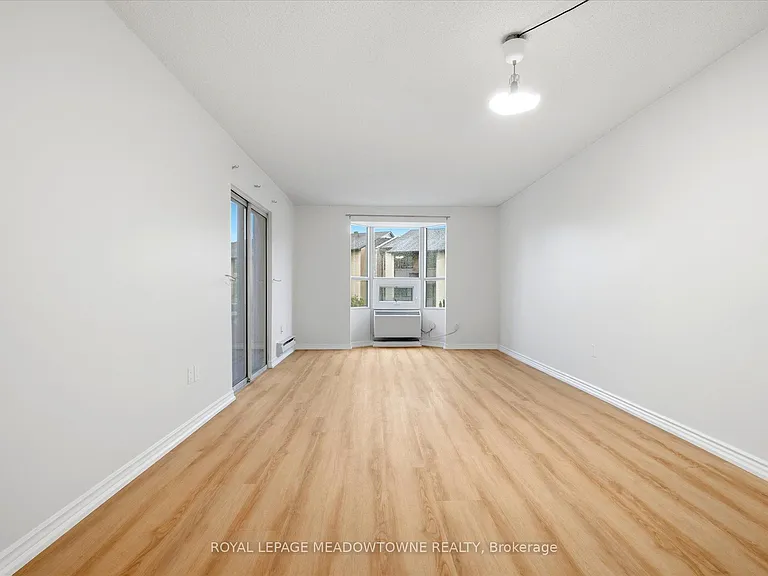 3835 Lake Shore Blvd W #207 — Photo 7
