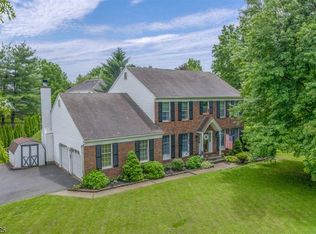 17 Glen Eagles Rd, Washington, NJ 07882